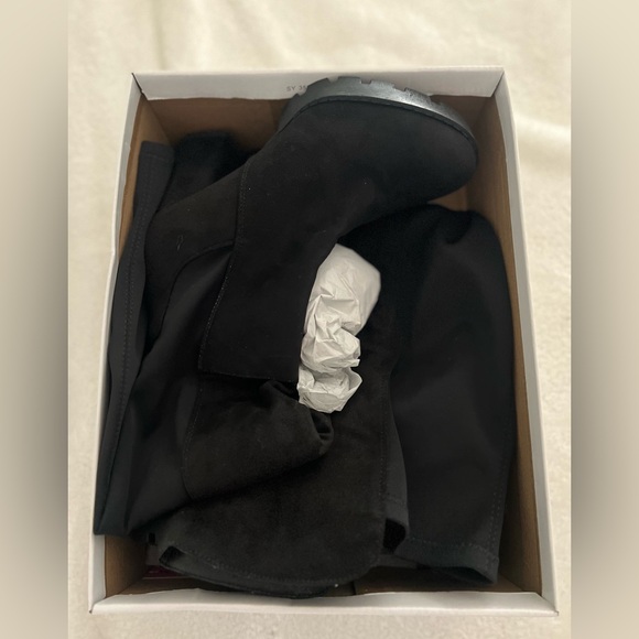 NWB Wild Diva Faux Suede Over-The-Knee Boots (Wide) 8 - Picture 6 of 7